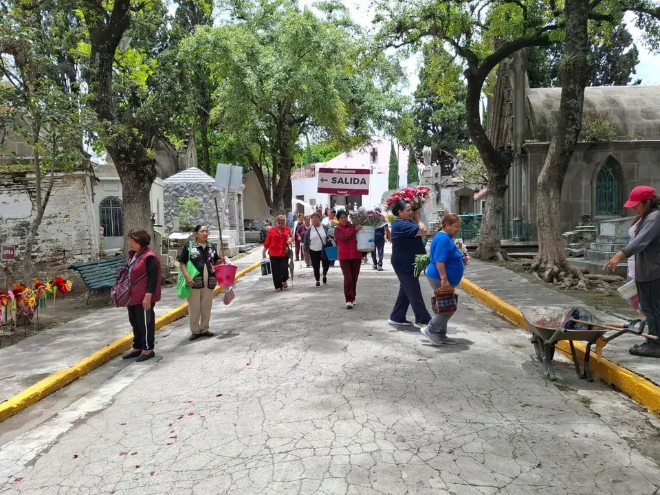 Ayto Pue Operativo Todos Santos Panteon Municipal