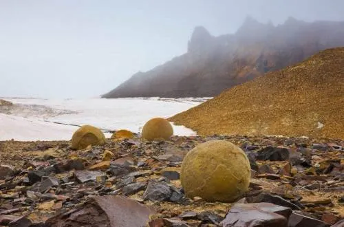 El “misterio” de las bolas gigantes de piedra en la isla Champ