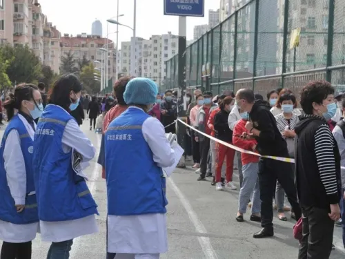 Ciudad china aplicará pruebas a todos por brote de covid-19