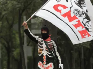 La CNTE amaga con impedir toma de protesta de Alejandro Murat