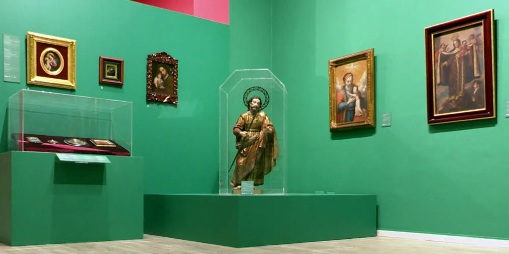 Inauguran en CCU la exposición “La conformación del gusto. Muestrario de coleccionismo poblano”