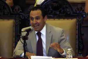 Critica Iván Galindo dedazo en el PRI nacional