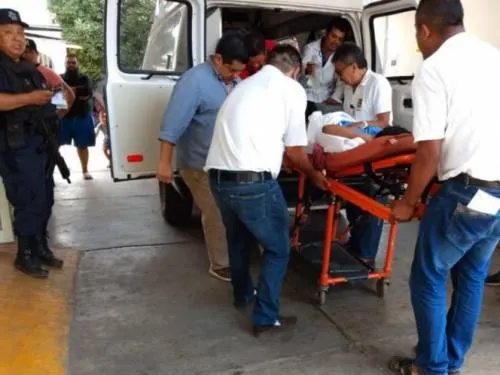 Irrumpen 70 sujetos armados en Coahuayutla, Guerrero