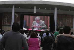 Presidente de Uruguay recibe presea en Guadalajara
