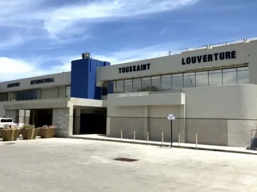 Incendio provoca cierre del principal aeropuerto de Haití