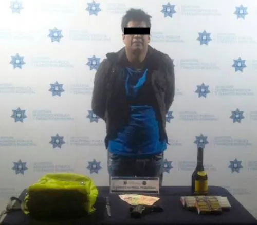 Detiene Policía Municipal de Puebla a probable responsable de robo a Oxxo