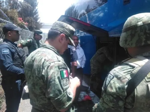 Detienen a chofer de ADO por trasladar cocaína