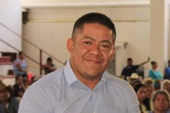 Emiliano Vázquez, alcalde de Zapotitlán, se encuentra prófugo, confirma Segob