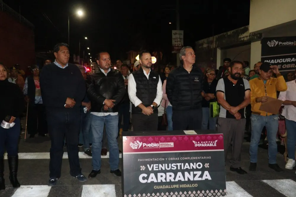 Entrega Pepe Chedraui pavimentación de la calle Venustiano Carranza