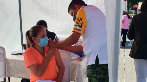 México recibe este lunes 53 mil 625 dosis de vacuna contra COVID de Pfizer en CDMX y Saltillo: SSA
