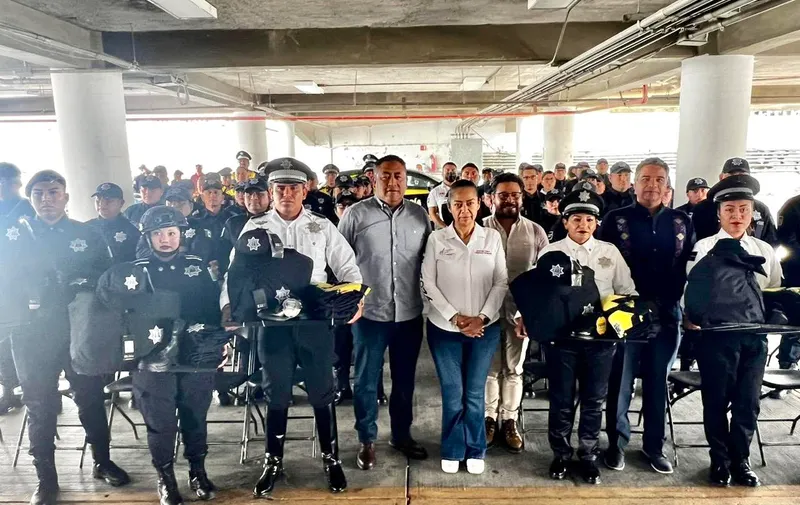 Ariadna Ayala realiza nueva entrega de uniformes a personal de la Secretaría de Seguridad Pública en Atlixco