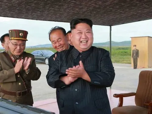 Corea del Norte amenaza con derribar aviones de EU
