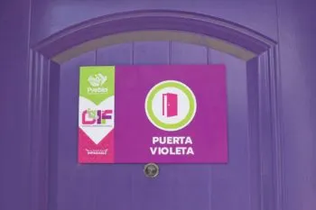 Reafirma SMDIF Puebla apoyo a mujeres víctimas de violencia a través de Puerta Violeta
