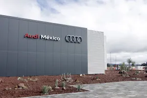 Liquidan adeudos en obras de Audi?
