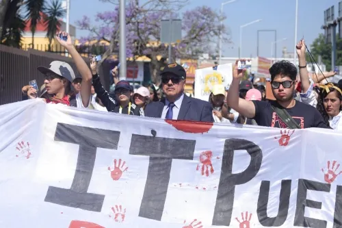 Más de dos mil estudiantes del ITP, realizan marcha pacífica para exigir seguridad