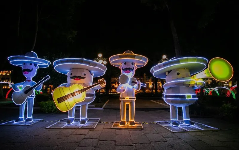 ayuntamiento-puebla-encendido-luces-fiestas-patrias