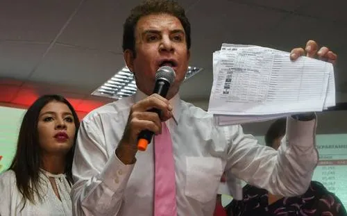 Entrega Nasralla pruebas de “fraude” en elecciones de Honduras