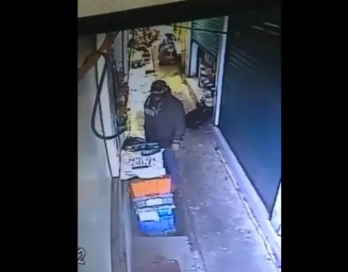 Robo al interior del Mercado Morelos desata balacera