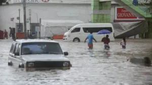 Atienden Policías Estatales Bomberos llamadas de emergencia debido a lluvias