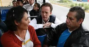 Banck Serrato dialoga con usuarios de la ruta 19