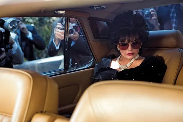 Fuerte crítica recibe Lindsay Lohan por su papel de Elizabeth Taylor