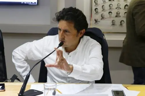 Espinosa Torres responde a RMV y aseguró que podrán tacharlo de ignorante, pero no de delincuente