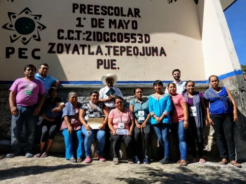 Federación y Estado entregan apoyos de “La escuela es nuestra” en Tepeojuma