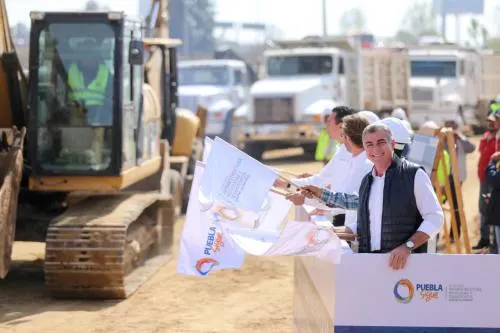 Inicia Tony Gali construcción del paso superior vehicular de la autopista México-Puebla