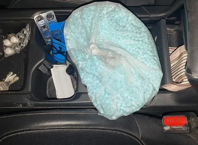 Detienen en Sinaloa a presunto integrante de célula delictiva con pastillas de fentanilo