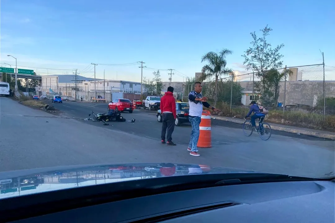 Motociclista Choque Via Corta A Santa Ana
