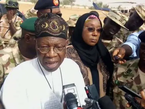 Nigeria: padres temen por un centenar de niñas desaparecidas