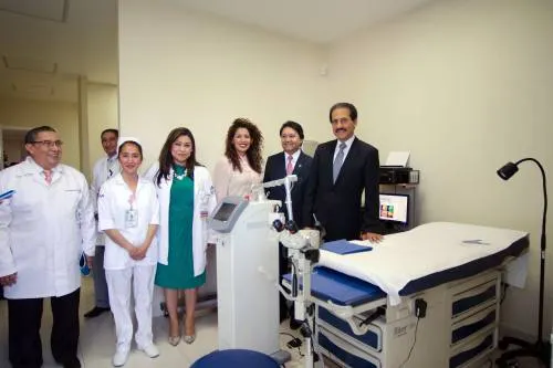 El rector Alfonso Esparza pone en marcha Clínica de Prevención y Detección Oportuna de Cáncer