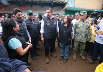 Gobierno de Puebla y Federación refuerzan apoyo a damnificados por las torrenciales lluvias