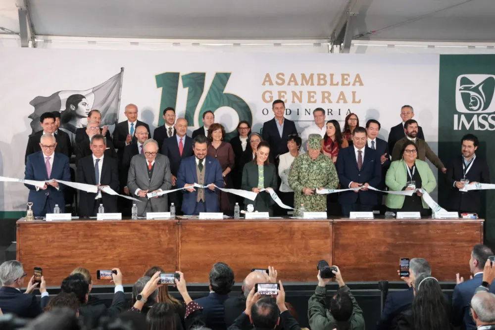 Sheinbaum inaugura el Hospital Carmen Serdán en Puebla y reconoce a Armenta como “muy buen gobernador”