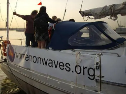 El ‘barco del aborto’ ofrece sus servicios en México