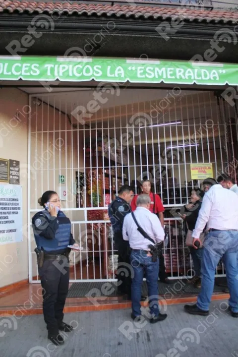 A balazos asaltan dulcería en el bulevar 5 de Mayo