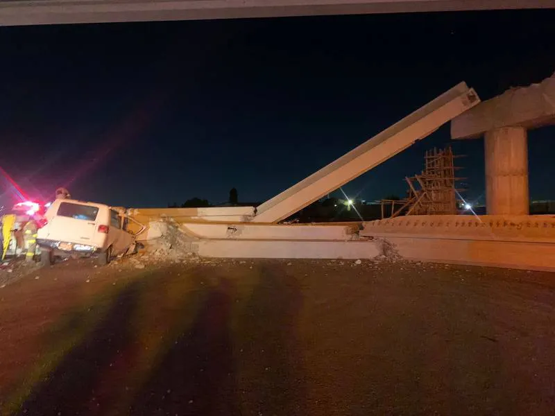 Colapsa puente sobre la autopista México-Pachuca