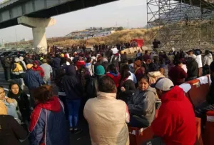 Luego de más de 6 horas personas de Ixtapaluca liberaron la Mex-Pue