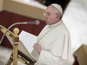 El Papa pide que la iglesia sea más descentralizada
