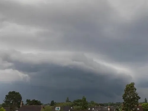 Así se ve el cielo de Reino Unido durante una tormenta