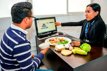 SMDIF ofrece servicios de nutrición para personas adultas