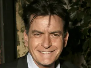 A Charlie Sheen no le interesa una relación romántica