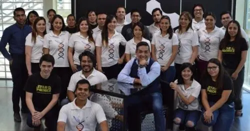Joven mexicano crea ADN sintético y exporta a Asia