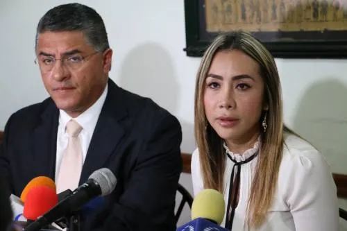Mamá de #LadyHumilladora ofrece disculpas públicas por mal comportamiento de su hija