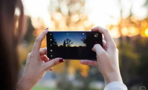 LG patenta un smartphone con una cámara trasera de 16 lentes