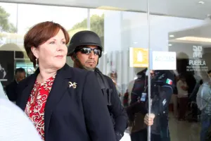 Sin hacer públicos bienes desde 2010, Ana Tere declara por supuesto robo en la PGJ
