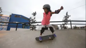 Sorprende niña de 8 años por habilidad en Skate
