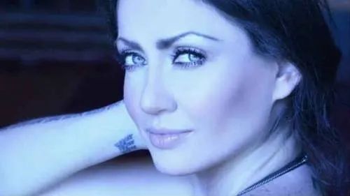 Para variar… Celia Lora se vuelve a quitar la ropa en Instagram