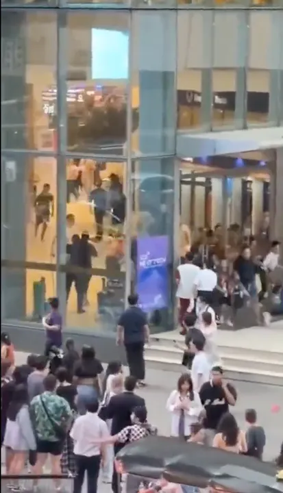 Tiroteo en centro comercial de Bagkok