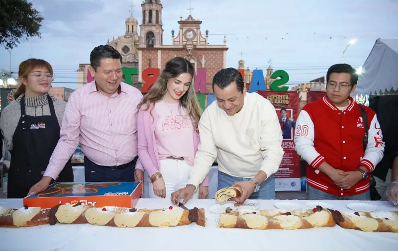 En Texmelucan, más de 3 mil niños y niñas recibieron juguetes de Dia de Reyes